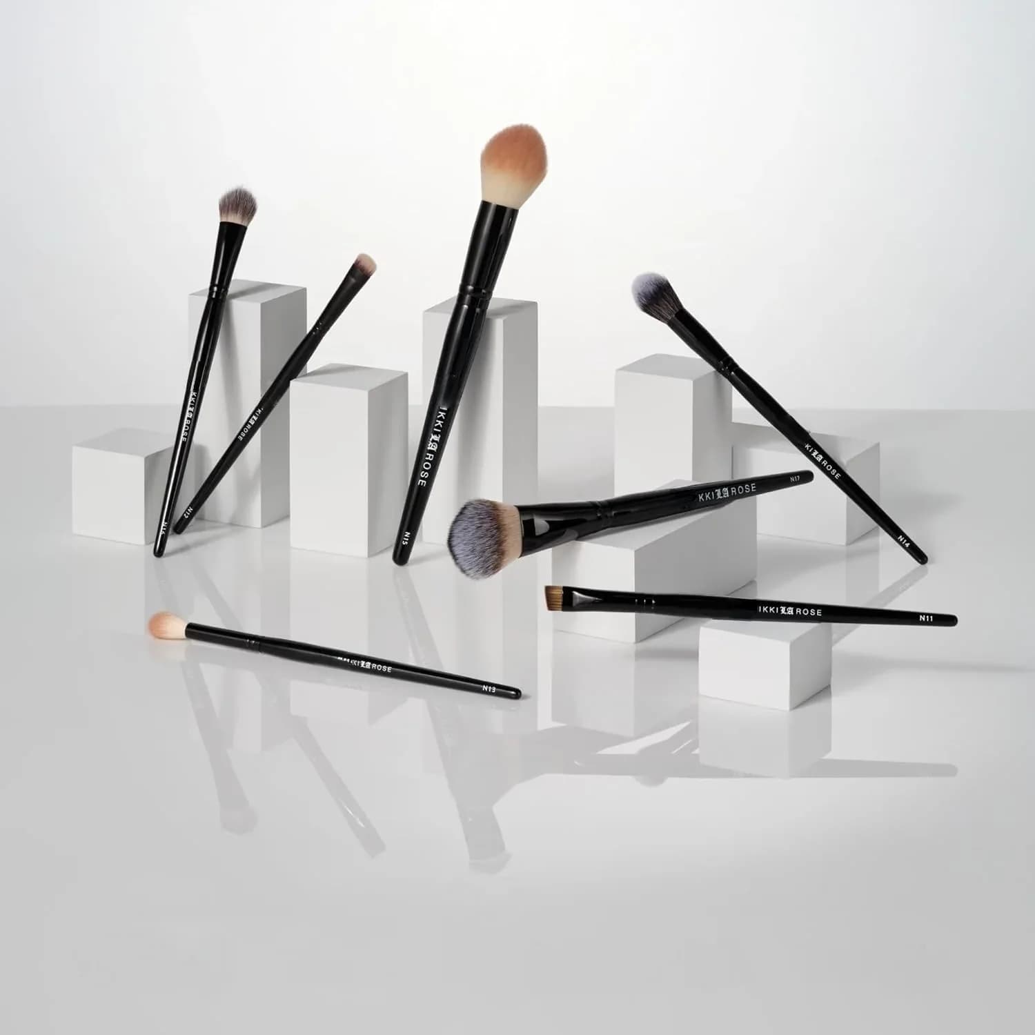 مجموعة فرش مكياج BKNikki Pro Artist 7 قطع، فرش احترافية للوجه والبودرة والبلاش