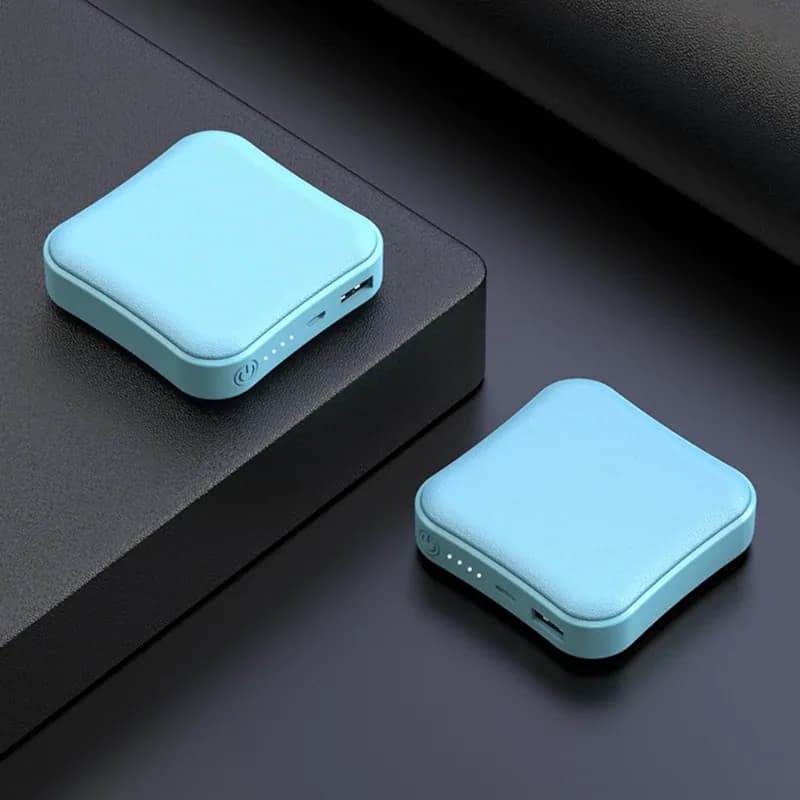 الكرتون مربع شاحن صغير 8000mAh المحمولة في الهواء الطلق قوة البنك التخييم
