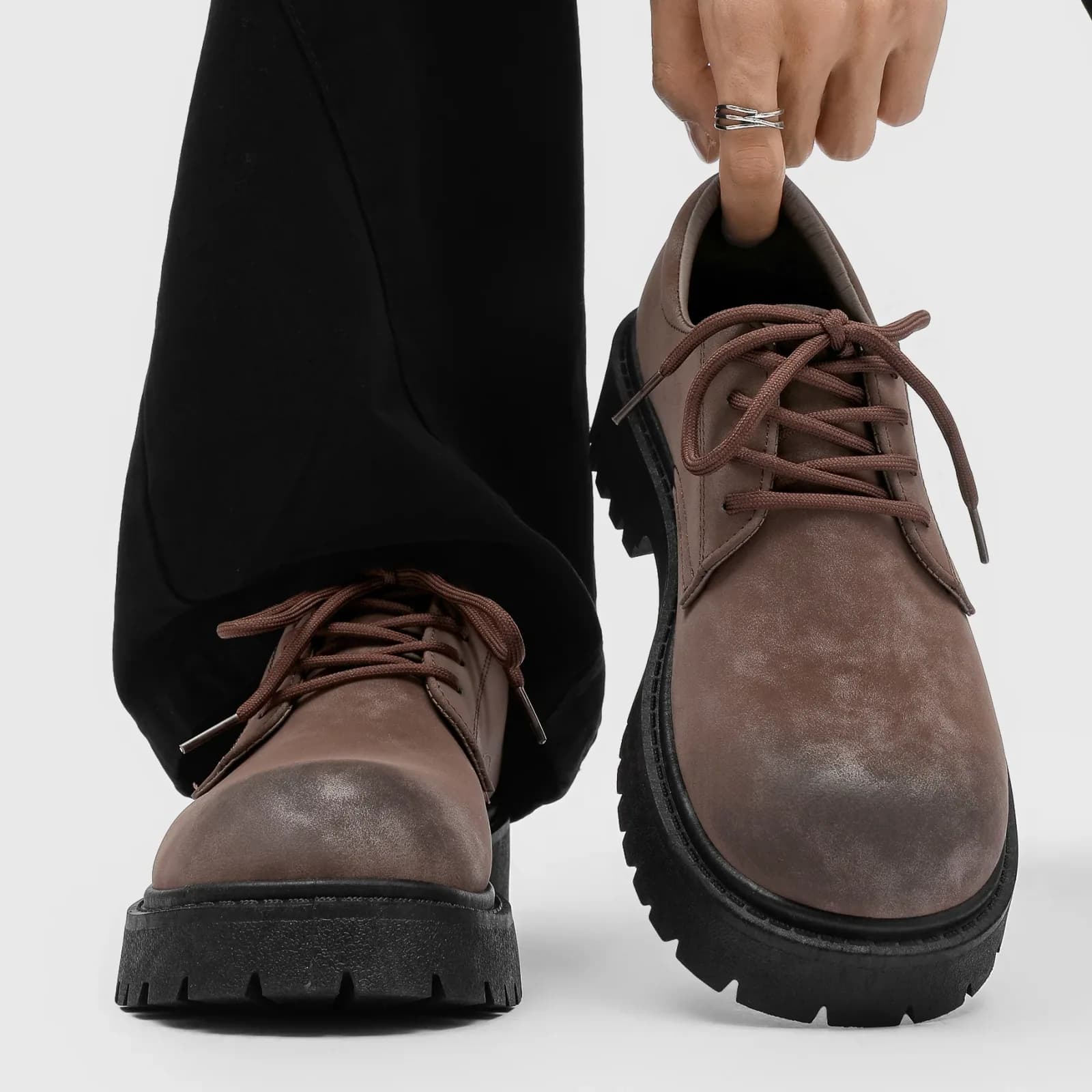 حذاء ديربي رجالي ذو نعل سميك لزيادة الارتفاع لخريف 2026
