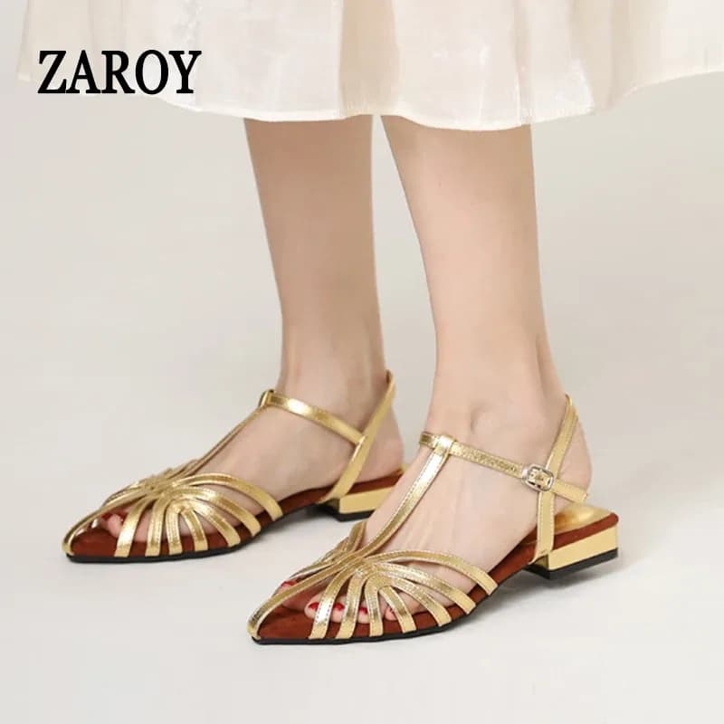 ZAROY النساء صندل بتصميم روماني الصيف كعب منخفض الكاحل حزام مشبك الصنادل أشار