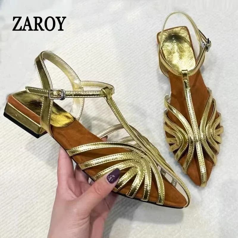 ZAROY النساء صندل بتصميم روماني الصيف كعب منخفض الكاحل حزام مشبك الصنادل أشار